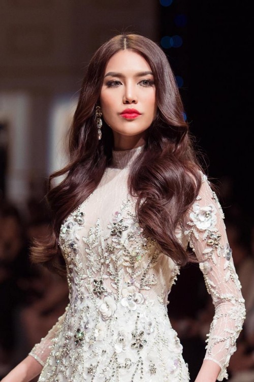 Xuân Lan, Hoàng Thuỳ, Phương Mai lên tiếng bênh vực Lại Thanh Hương Xuân Lan, Hoàng Thuỳ, Phương Mai lên tiếng bênh vực Lại Thanh Hương